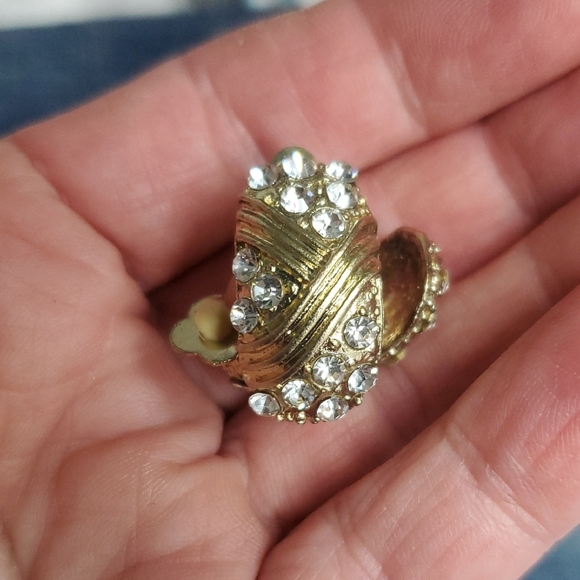 St. John Gold and Crystal  Clip On Earrings 80s Fashion - Picture 5 of 11